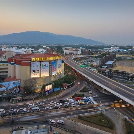 Locals Prio Chiangmai Central Airport Plaza Chiang Mai Bagian luar foto