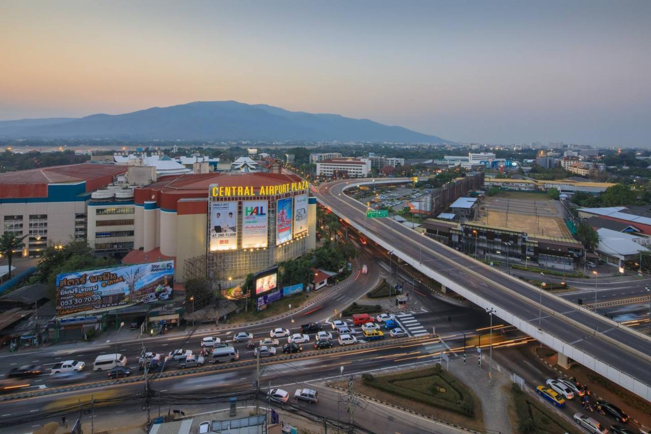 Locals Prio Chiangmai Central Airport Plaza Chiang Mai Bagian luar foto